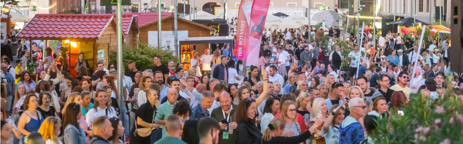 gin market crowd banner
